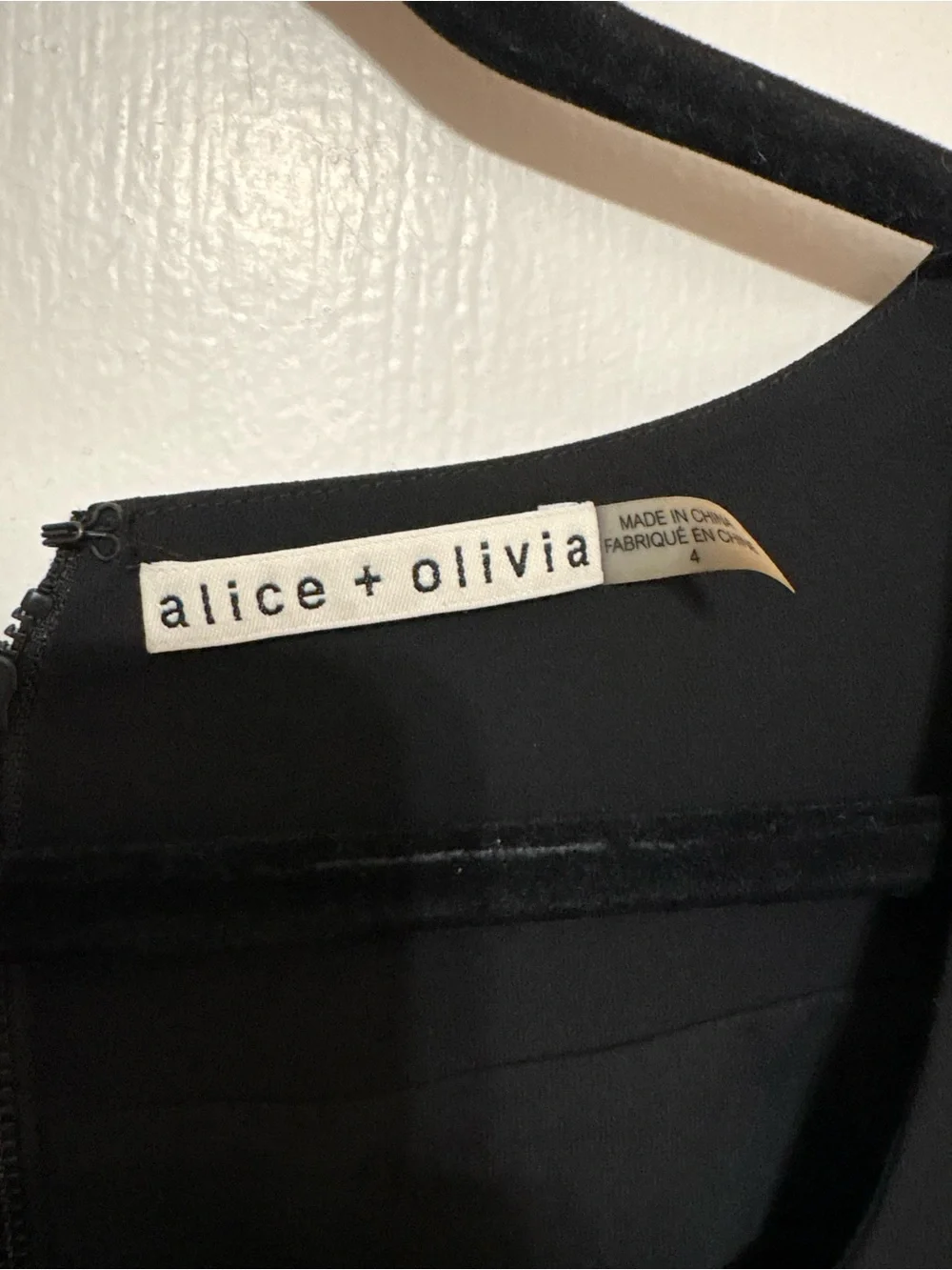 Alice + Olivia Rach Puff Sleeve Black Structured Neckline Top size 4
